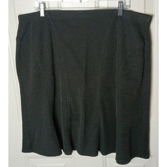 Fashion Bug Women 18/20W 2x Black & Gray Printed A-line Flared Y2K Pull-On Skirt - Picture 1 of 5